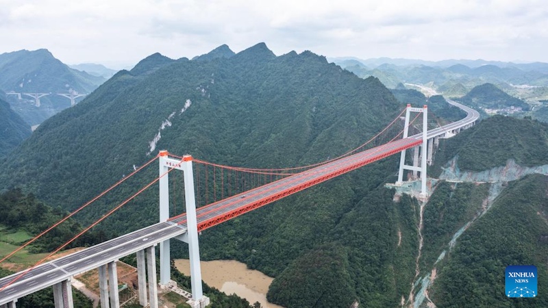 Mise en service de l'autoroute Guiyang-Huangping dans la province du Guizhou