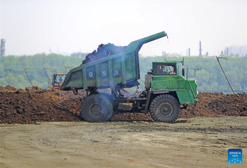 Liaoning : une fosse minière abandonnée transformée en jardin