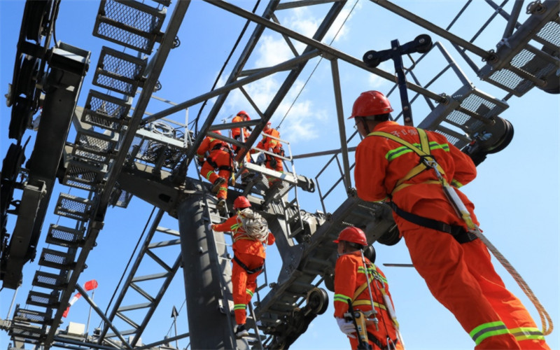 Hunan : des contr?les de sécurité des cables et des exercices de sauvetage à Zhangjiajie