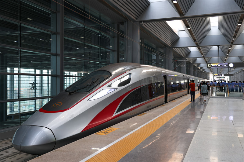 La gare de Fengtai de Beijing, la plus grande gare ferroviaire de passagers d'Asie, mise en service