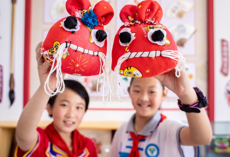 Hohhot: un tigre de tissu cousu à la main