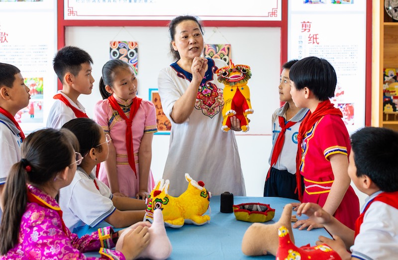 Hohhot: un tigre de tissu cousu à la main