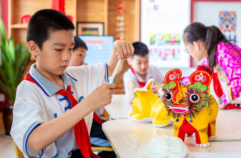 Hohhot: un tigre de tissu cousu à la main