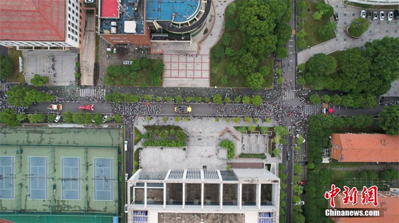 Hubei : un défilé de machines agricoles à l'Université agricole de Huazhong