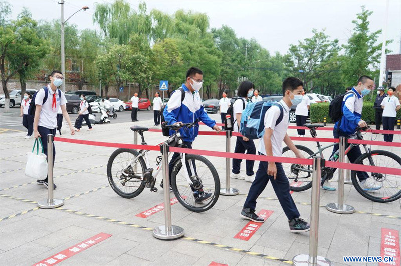 Rouverture des écoles primaires et secondaires à Beijing