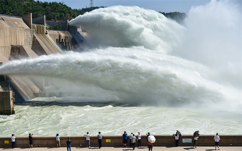 Henan: la scène spectaculaire de régulation de l'eau et du sable de Xiaolangdi sur le fleuve Jaune