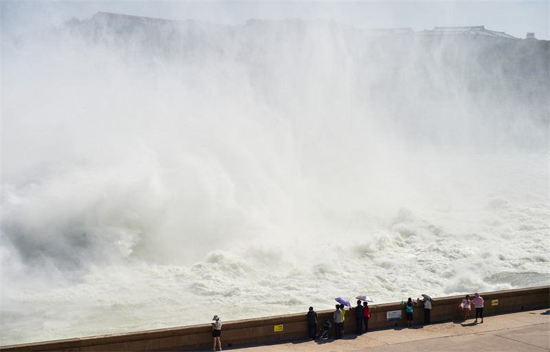 Henan: la scène spectaculaire de régulation de l'eau et du sable de Xiaolangdi sur le fleuve Jaune