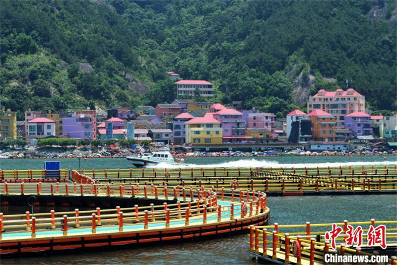 Fujian : les paysages pittoresques du ? village de pêcheurs coloré ? à Fu'an