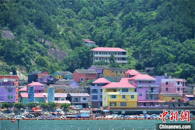 Fujian : les paysages pittoresques du ? village de pêcheurs coloré ? à Fu'an