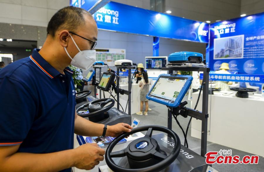 Xinjiang : l'Exposition de machines agricoles 2022 à Urumqi