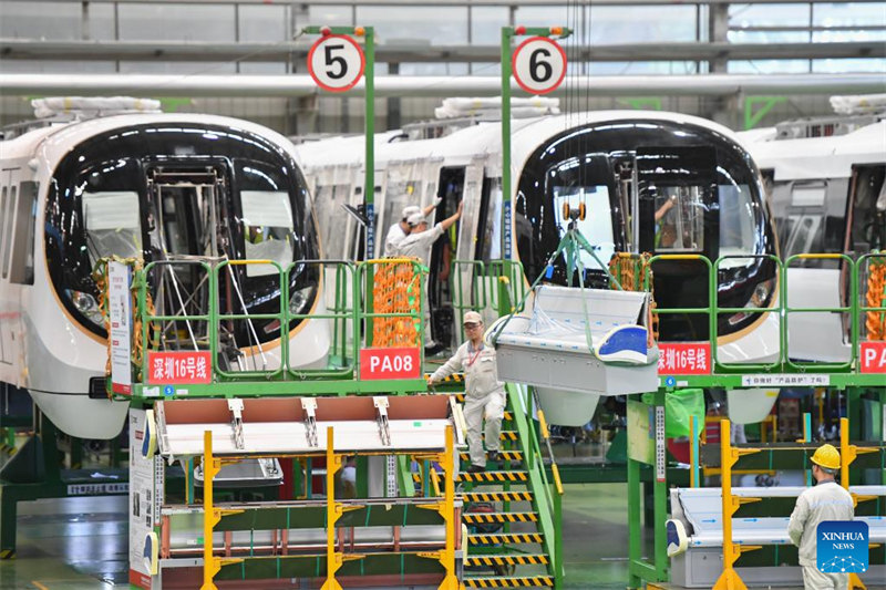 Une entreprise de locomotives du centre de la Chine intensifie sa production pour garantir l'exécution des commandes