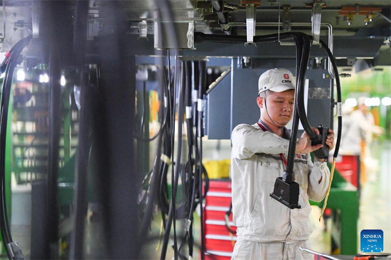 Une entreprise de locomotives du centre de la Chine intensifie sa production pour garantir l'exécution des commandes