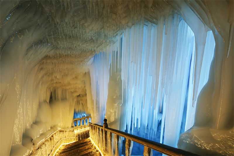 Shanxi : une grotte de glace qui soulage de la chaleur