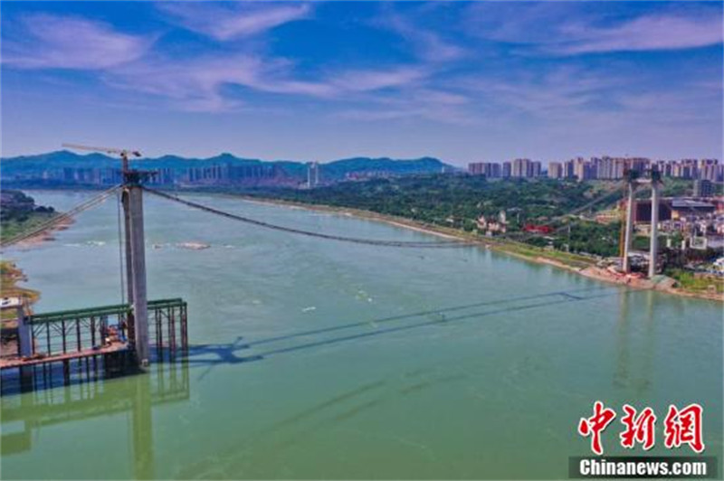 Sichuan : un pont en construction à une hauteur de 100 mètres à Luzhou