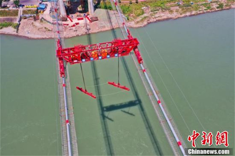 Sichuan : un pont en construction à une hauteur de 100 mètres à Luzhou