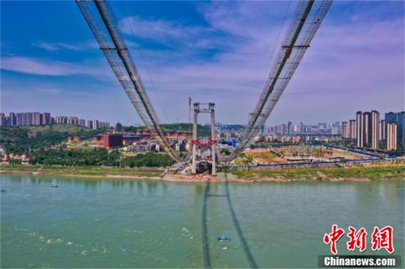 Sichuan : un pont en construction à une hauteur de 100 mètres à Luzhou