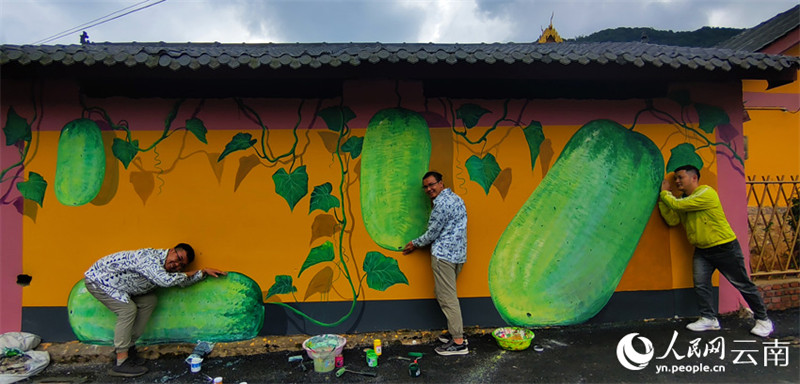 Yunnan : de jeunes artistes chinois créent de magnifiques fresques pour embellir leur ville natale