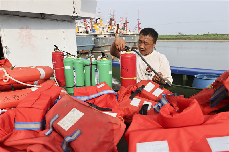 Jiangsu : les pêcheurs se préparent en attendant la réouverture saisonnière de la pêche à Lianyungang