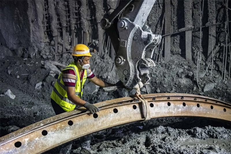 Yunnan: la progression ordonnée de la construction de la ligne ferroviaire Li-Xiang