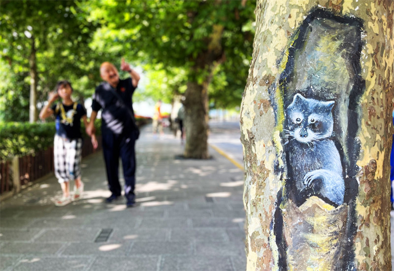 Jiangxi : des animaux 3D ? dans des arbres ?, une nouvelle mesure de conservation des arbres à Jiujiang