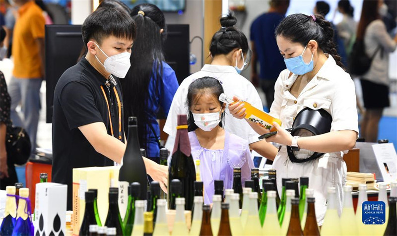 La gastronomie attire de nombreux visiteurs de la deuxième CICPE à Hainan