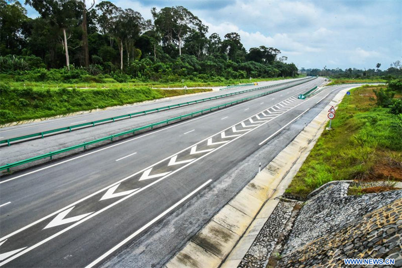 Cameroun : mise en service de l'autoroute Kribi-Lolabé