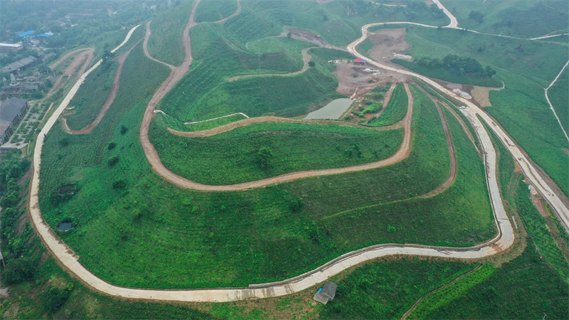 Anhui : des anciennes mines abandonnées recouvertes d'un ? manteau vert ?