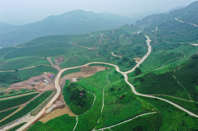 Anhui : des anciennes mines abandonnées recouvertes d'un ? manteau vert ?