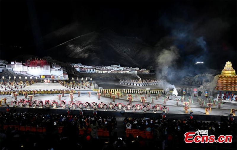 Séance spéciale de l'opéra ? Princesse Wencheng ? mise en scène au Tibet