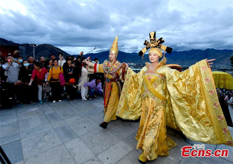 Séance spéciale de l'opéra ? Princesse Wencheng ? mise en scène au Tibet