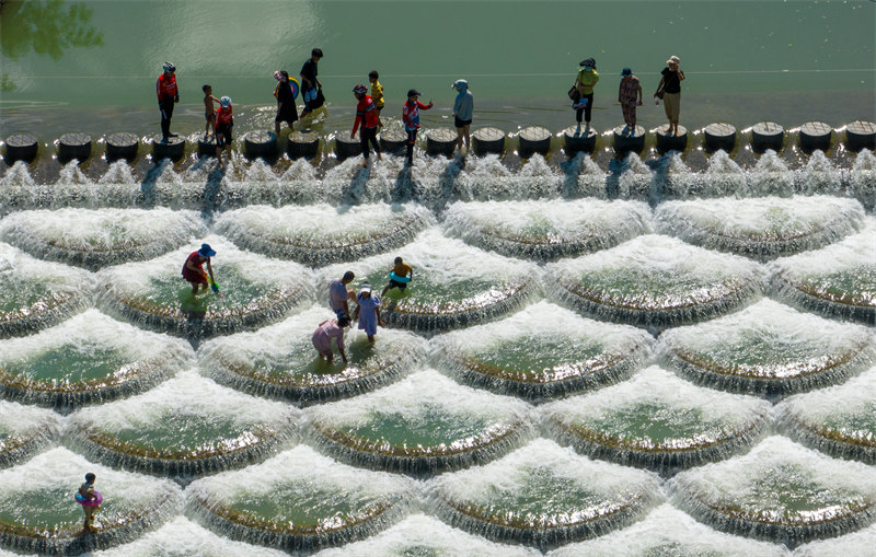 Hubei : profiter de l'eau pour jouir de la fra?cheur