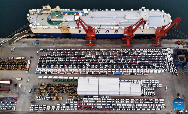 Le volume des exportations de véhicules commerciaux du port de Qingdao a augmenté de plus de 90% d'une année sur l'autre