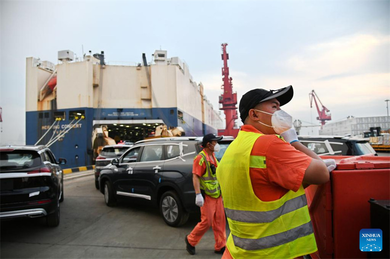 Le volume des exportations de véhicules commerciaux du port de Qingdao a augmenté de plus de 90% d'une année sur l'autre