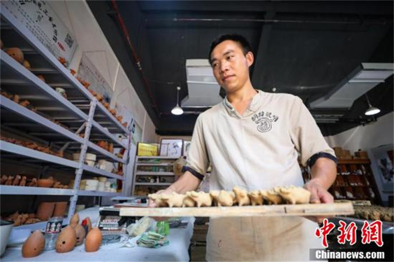 à la découverte de la technique de fabrication de sifflets de terre cuite de Tongzi dans le Guizhou