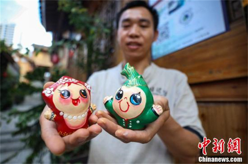 à la découverte de la technique de fabrication de sifflets de terre cuite de Tongzi dans le Guizhou