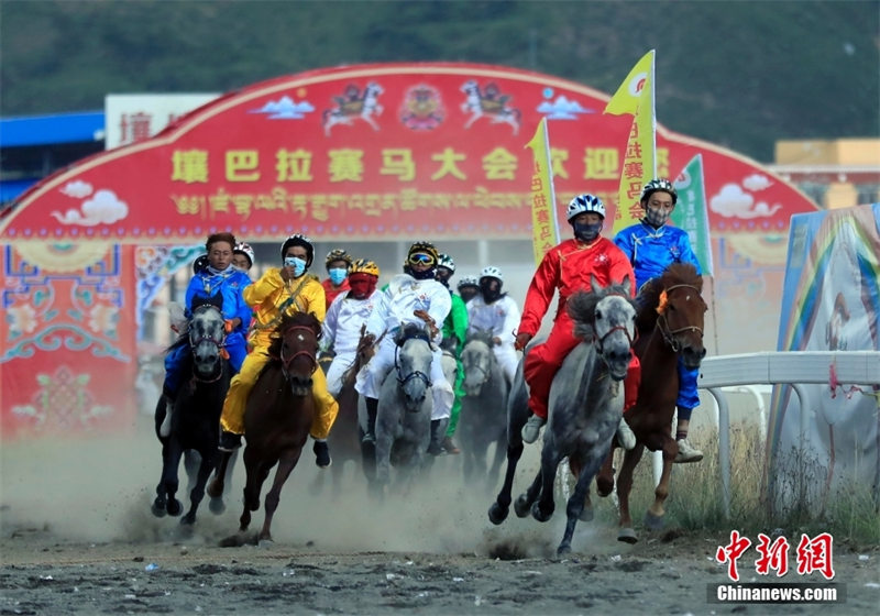 Sichuan : le début de la course de chevaux de l'événement ? Voyage culturel de Rangbala 2022 ?