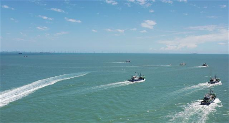 Fujian : des milliers de bateaux sont sortis en mer pour la pêche