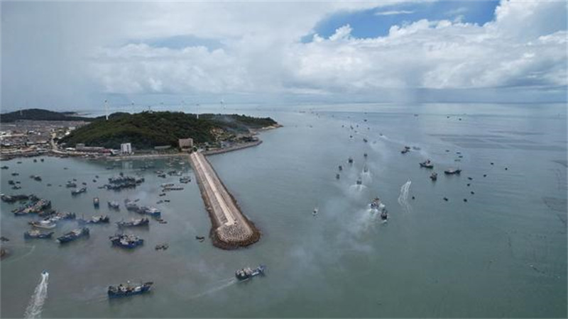 Fujian : des milliers de bateaux sont sortis en mer pour la pêche