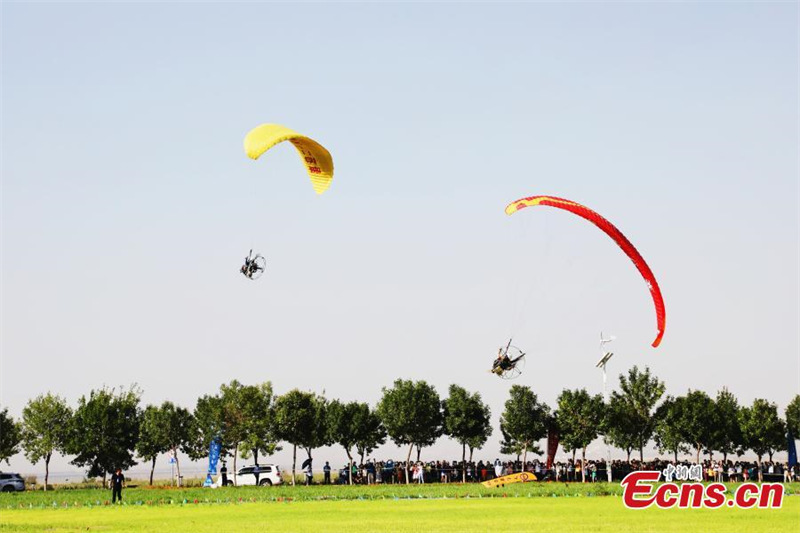 Le Carnaval de l'aviation de Wuhai organise un ? Nadam dans le ciel ? en Mongolie intérieure