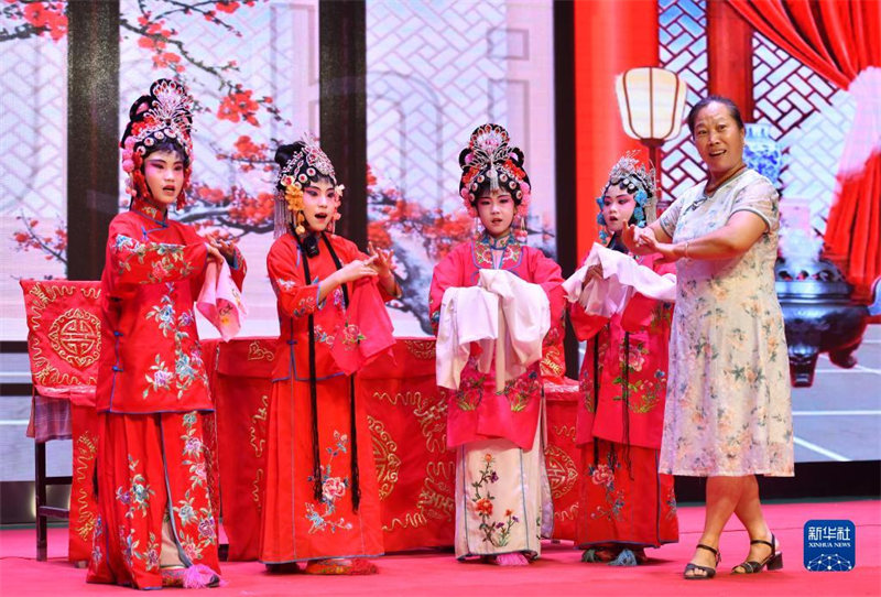 Hebei : la transmission du patrimoine culturel immatériel du ? Hahaqiang ? en été