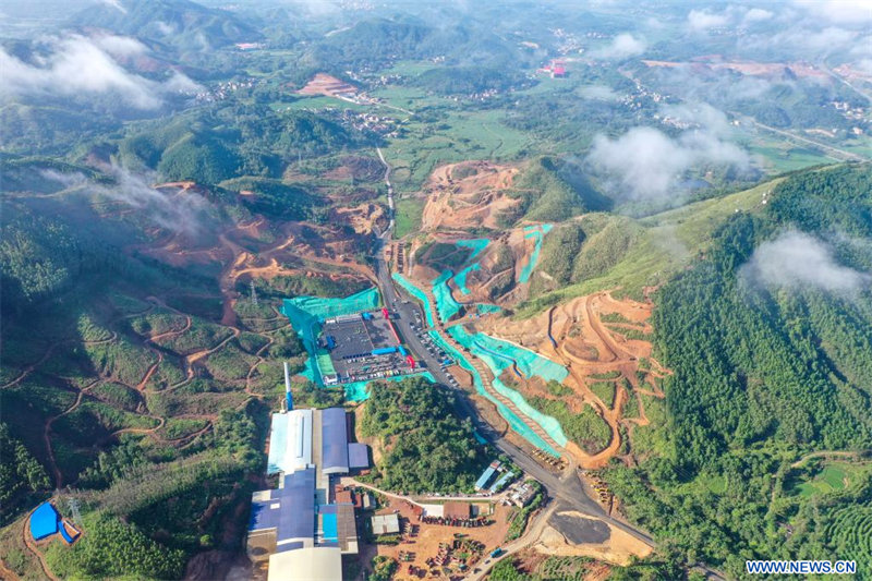 Construction du canal Pinglu dans le Guangxi