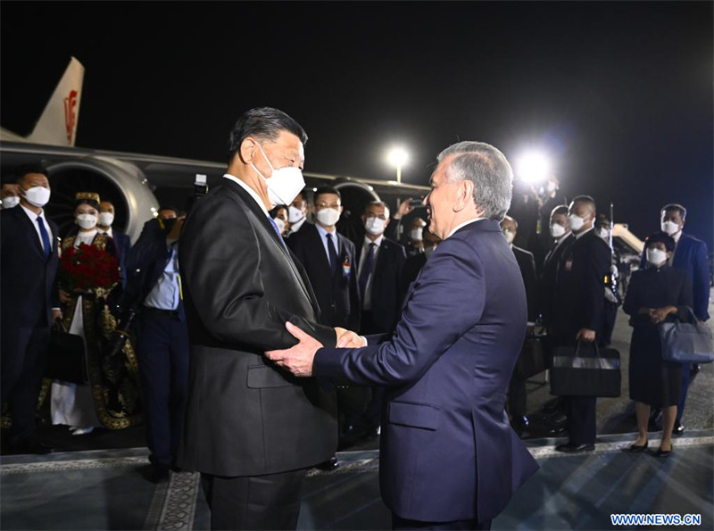 Xi Jinping arrive en Ouzbékistan pour une visite d'Etat et le sommet de l'OCS