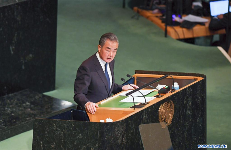 Le MAE chinois prononce un discours au débat général de la 77e session de l'AGNU