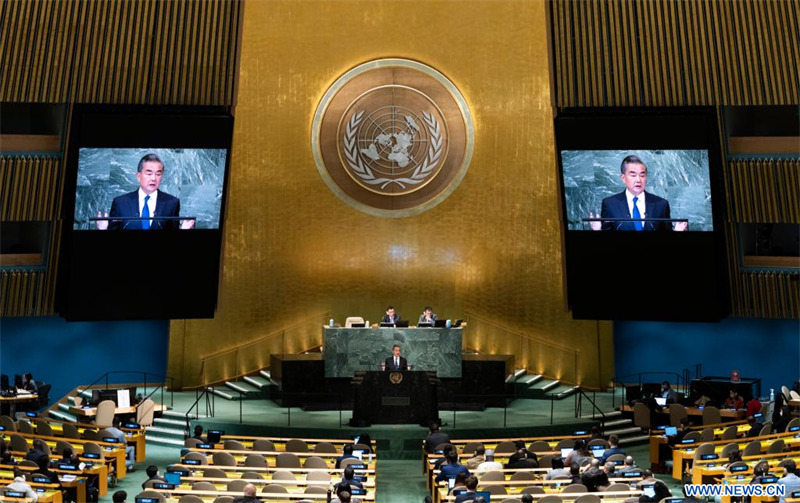 Le MAE chinois prononce un discours au débat général de la 77e session de l'AGNU