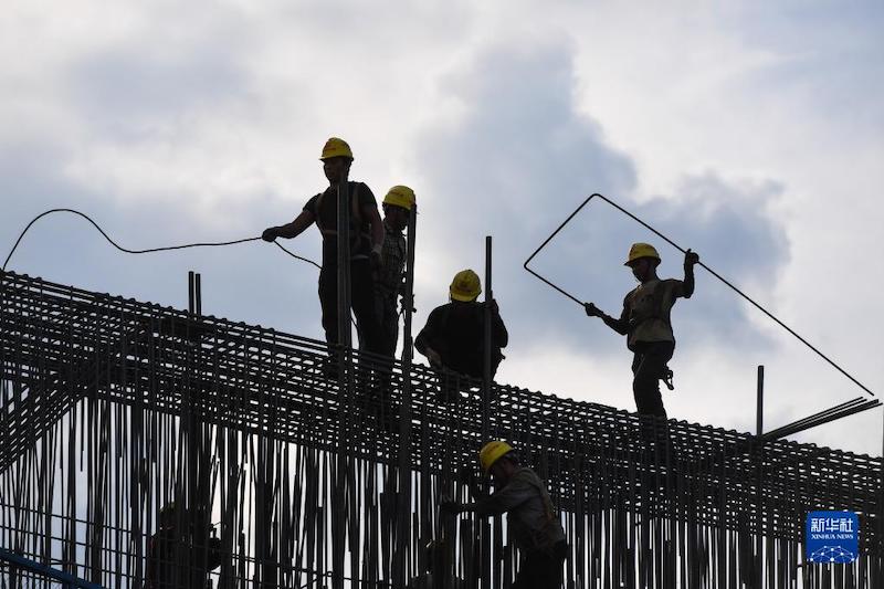 L'autoroute à double niveau en construction à Dongguan, pour l'économie de ressources des terres 