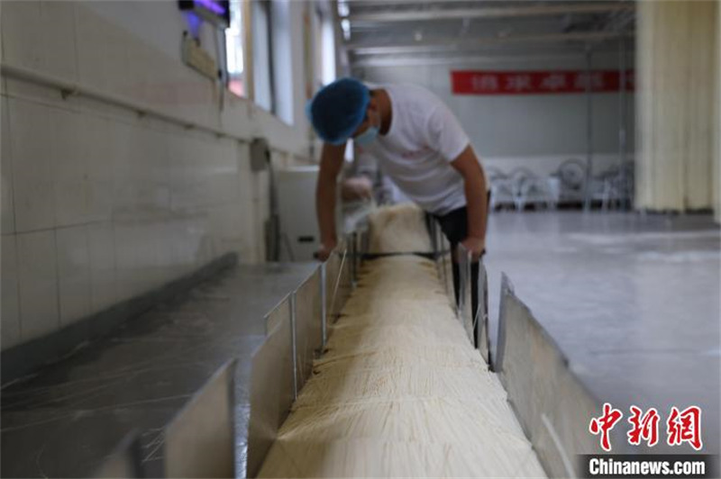 Hebei : les nouilles tributaires de Longfeng, une spécialité vieille de plus de 500 ans