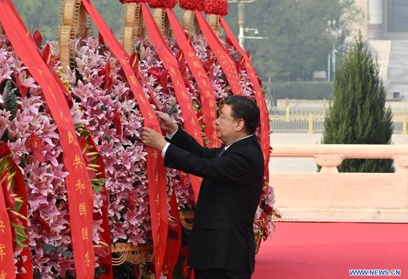 Xi Jinping rend hommage aux héros nationaux à l'occasion de la Journée des martyrs