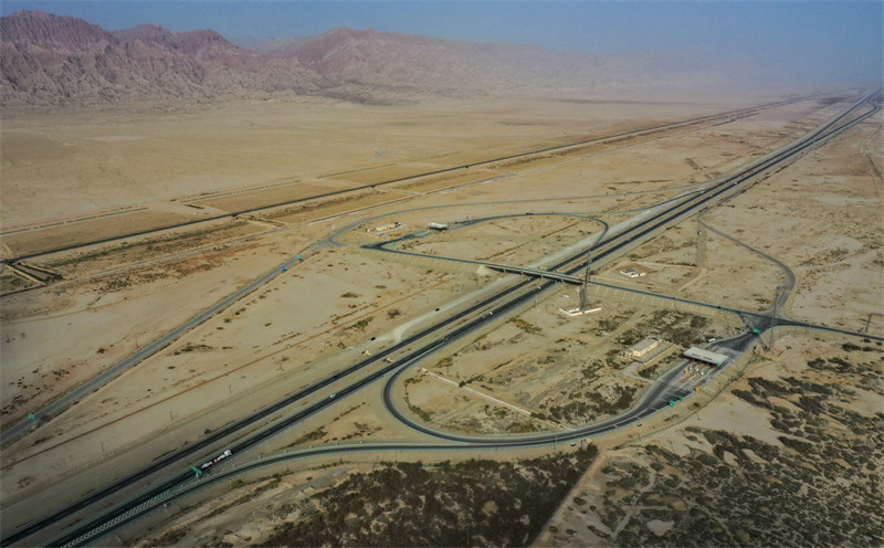 Le Xinjiang a construit 62 200 km de nouvelles routes en dix ans