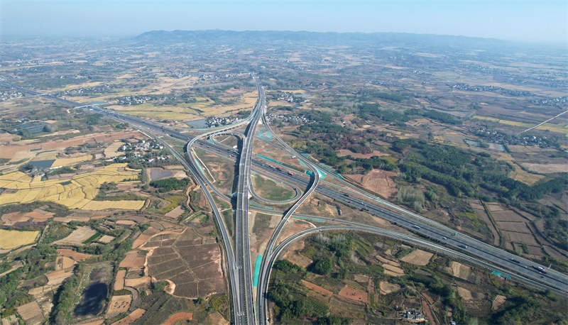 Anhui : le tron?on de la ville de Hefei de l'autoroute Mingguang-Chaohu a été réceptionné