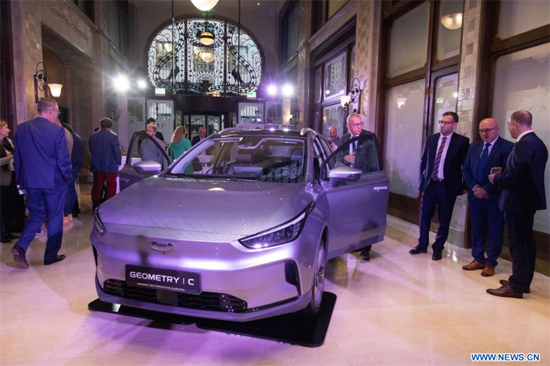 Le constructeur automobile chinois Geely entre sur le marché de l'UE